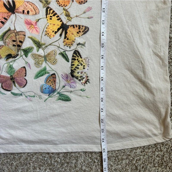 🦋 Old Navy Beige Butterfly Print Short Sleeve Tee Casual Comfy XL - Picture 6 of 6